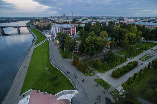 набережная в центре твери